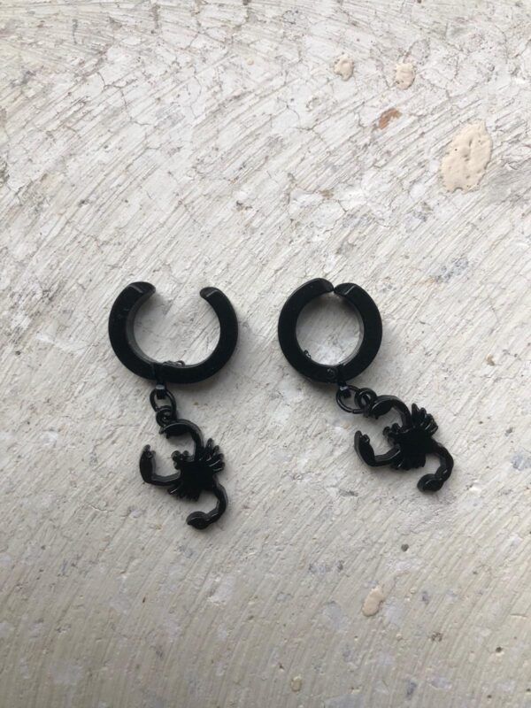 Akrep Charm Küpe (Sıkıştırmalı)